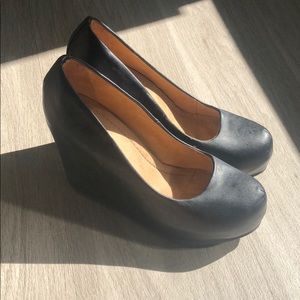 ALDO black wedges!